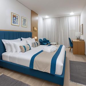 Superior Room 1 King Bed